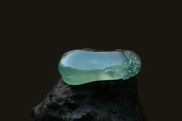 翡翠晴水.jpg?x-oss-process=image/auto-orient,1/quality,q_90/watermark,image_dXBsb2Fkcy93YXRlcl9tYXJrL2ppdXl1LnBuZz94LW9zcy1wcm9jZXNzPWltYWdlL3Jlc2l6ZSxQXzM1L2JyaWdodCw4NA,x_12,y_18