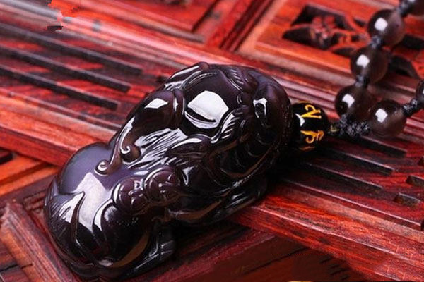 黑曜石貔貅2.jpg?x-oss-process=image/auto-orient,1/quality,q_90/watermark,image_dXBsb2Fkcy93YXRlcl9tYXJrL2ppdXl1LnBuZz94LW9zcy1wcm9jZXNzPWltYWdlL3Jlc2l6ZSxQXzM1L2JyaWdodCw4NA,x_12,y_18