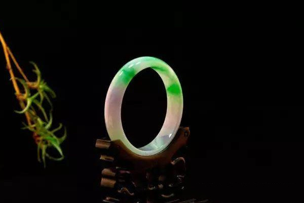 春带彩手镯1.jpg?x-oss-process=image/auto-orient,1/quality,q_90/watermark,image_dXBsb2Fkcy93YXRlcl9tYXJrL2ppdXl1LnBuZz94LW9zcy1wcm9jZXNzPWltYWdlL3Jlc2l6ZSxQXzM1L2JyaWdodCw4NA,x_12,y_18