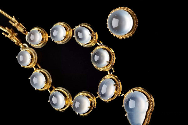 玻璃种项链.jpg?x-oss-process=image/auto-orient,1/quality,q_90/watermark,image_dXBsb2Fkcy93YXRlcl9tYXJrL2ppdXl1LnBuZz94LW9zcy1wcm9jZXNzPWltYWdlL3Jlc2l6ZSxQXzM1L2JyaWdodCw4NA,x_12,y_18