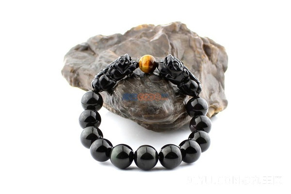 黑曜石貔貅手串3.jpg?x-oss-process=image/auto-orient,1/quality,q_90/watermark,image_dXBsb2Fkcy93YXRlcl9tYXJrL2ppdXl1LnBuZz94LW9zcy1wcm9jZXNzPWltYWdlL3Jlc2l6ZSxQXzM1L2JyaWdodCw4NA,x_12,y_18