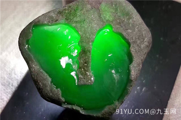 开过窗的翡翠原石怎么保养
