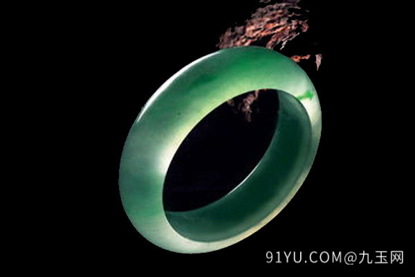 贵妃镯.jpg?x-oss-process=image/auto-orient,1/quality,q_90/watermark,image_dXBsb2Fkcy93YXRlcl9tYXJrL2ppdXl1LnBuZz94LW9zcy1wcm9jZXNzPWltYWdlL3Jlc2l6ZSxQXzM1L2JyaWdodCw4NA,x_12,y_18