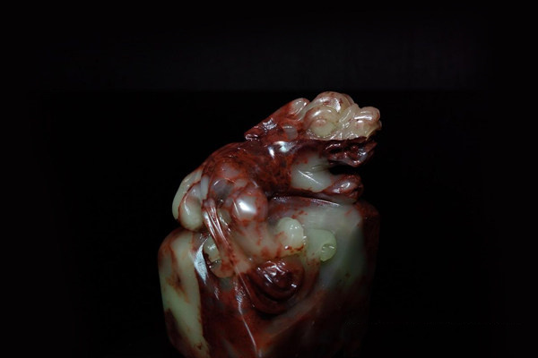 寿山石月尾紫.jpg?x-oss-process=image/auto-orient,1/quality,q_90/watermark,image_dXBsb2Fkcy93YXRlcl9tYXJrL2ppdXl1LnBuZz94LW9zcy1wcm9jZXNzPWltYWdlL3Jlc2l6ZSxQXzM1L2JyaWdodCw4NA,x_12,y_18