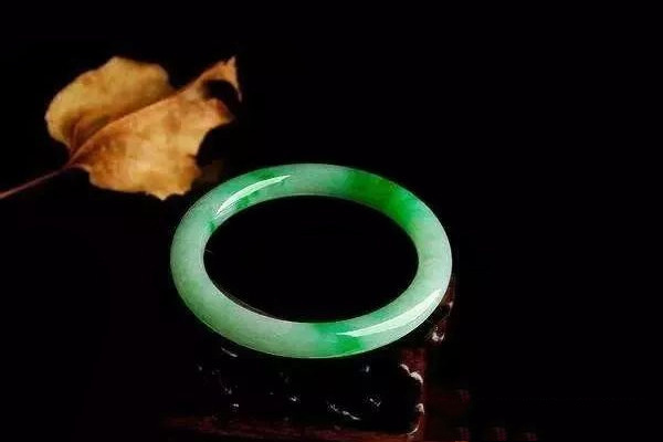 美人镯2.jpg?x-oss-process=image/auto-orient,1/quality,q_90/watermark,image_dXBsb2Fkcy93YXRlcl9tYXJrL2ppdXl1LnBuZz94LW9zcy1wcm9jZXNzPWltYWdlL3Jlc2l6ZSxQXzM1L2JyaWdodCw4NA,x_12,y_18