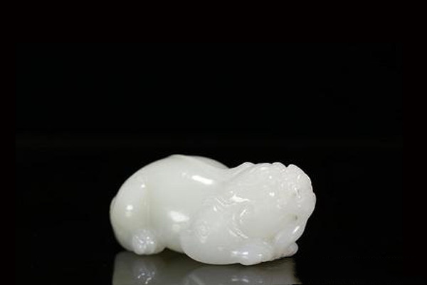 和田玉3.jpg?x-oss-process=image/auto-orient,1/quality,q_90/watermark,image_dXBsb2Fkcy93YXRlcl9tYXJrL2ppdXl1LnBuZz94LW9zcy1wcm9jZXNzPWltYWdlL3Jlc2l6ZSxQXzM1L2JyaWdodCw4NA,x_12,y_18