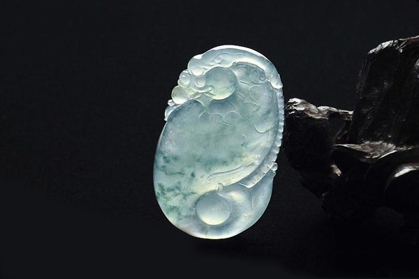 冰种吊坠3.jpg?x-oss-process=image/auto-orient,1/quality,q_90/watermark,image_dXBsb2Fkcy93YXRlcl9tYXJrL2ppdXl1LnBuZz94LW9zcy1wcm9jZXNzPWltYWdlL3Jlc2l6ZSxQXzM1L2JyaWdodCw4NA,x_12,y_18