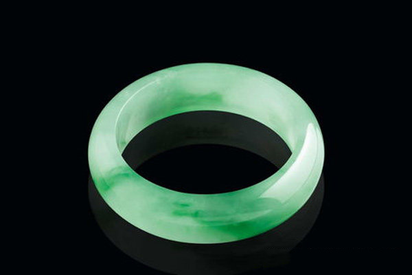 翡翠 (2).jpg?x-oss-process=image/auto-orient,1/quality,q_90/watermark,image_dXBsb2Fkcy93YXRlcl9tYXJrL2ppdXl1LnBuZz94LW9zcy1wcm9jZXNzPWltYWdlL3Jlc2l6ZSxQXzM1L2JyaWdodCw4NA,x_12,y_18