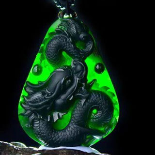 墨绿色的翡翠叫什么