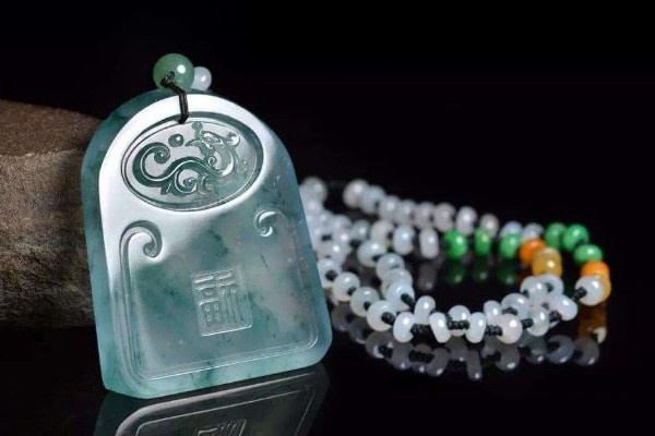 阿富汗玉和翡翠的区别