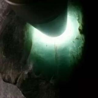 翡翠原石黑雾打灯表现