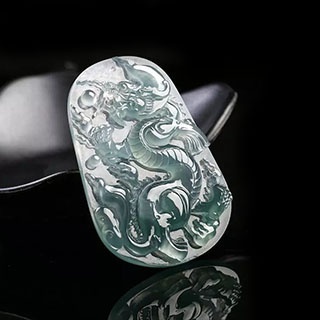 翡翠龙牌背后适合雕刻什么
