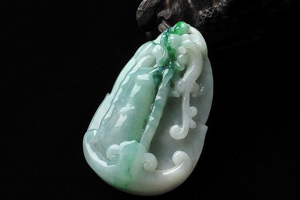 翡翠螭龙3.jpg