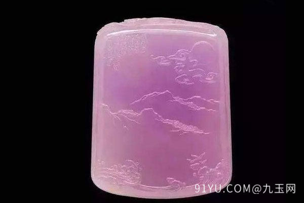春彩翡翠雕刻什么好
