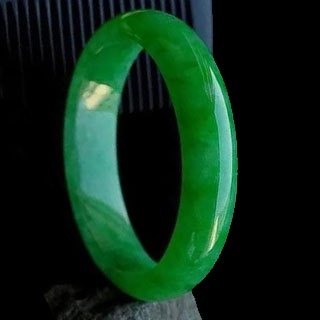 翡翠手镯有证书吗