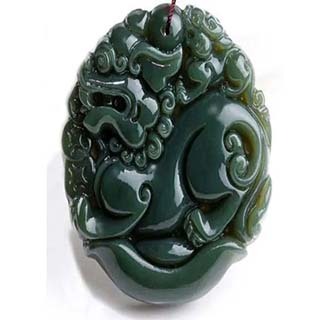 男士戴青玉好还是白玉好