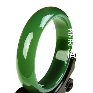 碧玉手镯戴久了会有变化吗