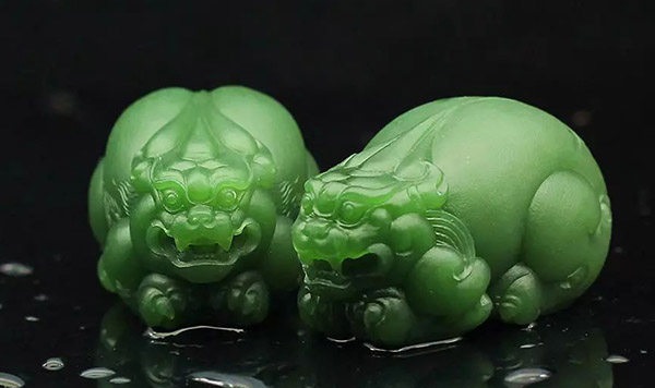 俄罗斯碧玉和绿玻璃的区别