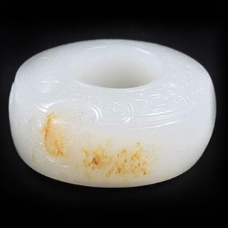 佩戴白玉好还是青玉好