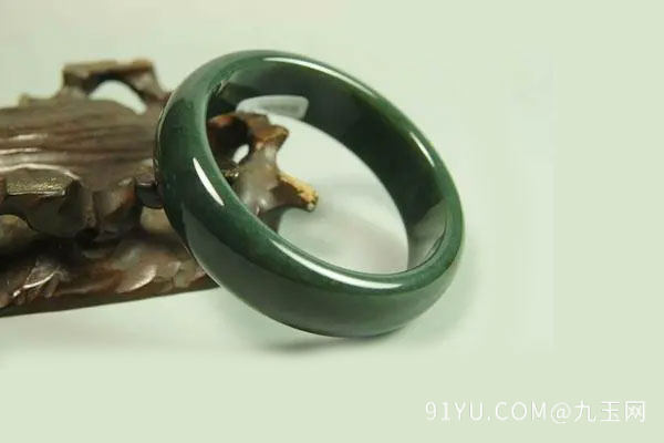 青玉手镯1.jpg