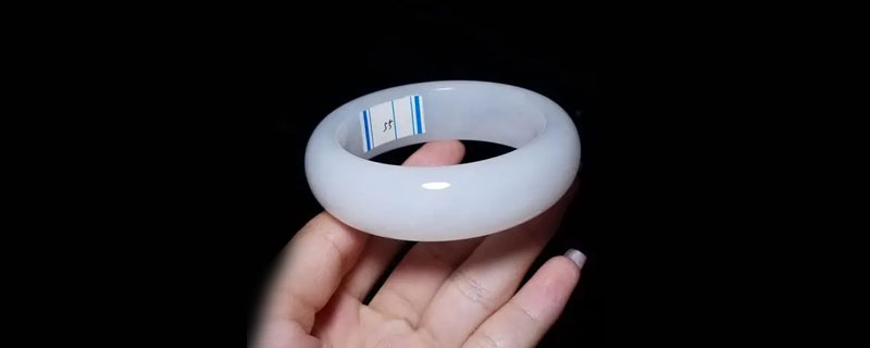 阿富汗羊脂白玉镯价格
