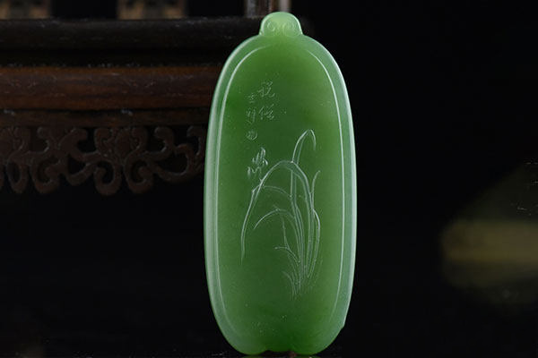 俄罗斯青玉和和田玉的区别
