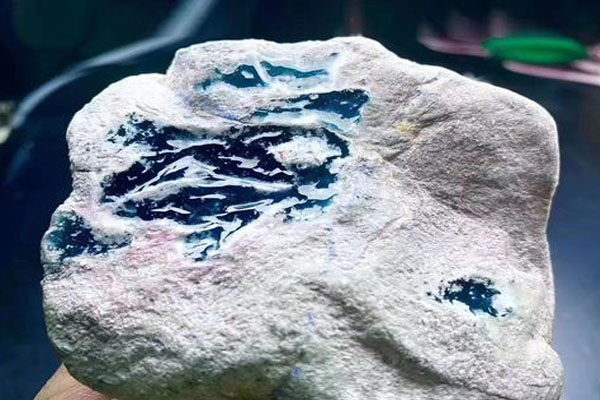 木那场口的翡翠原石怎么样？木那翡翠原石小知识