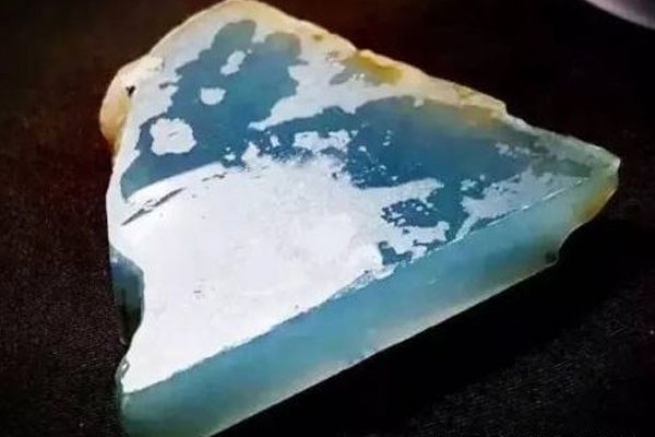 木那翡翠原石蓝水料怎么样？蓝水料翡翠贵不贵？