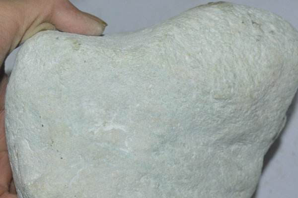 木那精品白岩沙翡翠原石身上独有的特征 你知道哪几个？