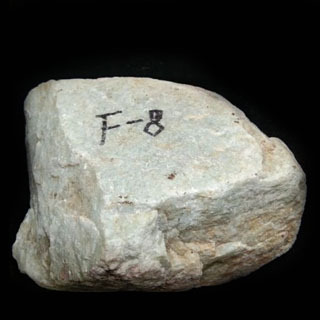 翡翠原石皮壳薄如何去皮