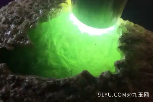 教你怎样识别翡翠原石