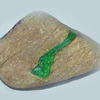 翡翠原石是怎么样形成
