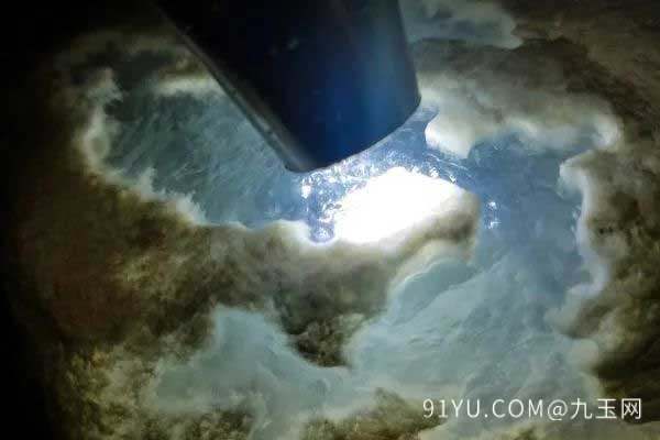 鸡血翡翠原石怎么辨别