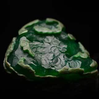 打灯怎么看翡翠原石的裂