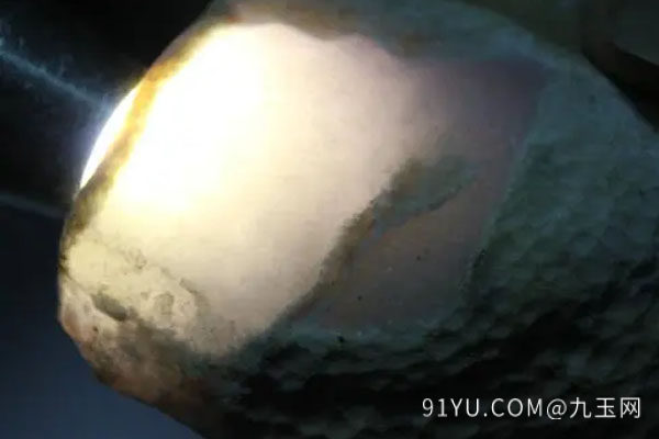 糯化翡翠原石22.jpg