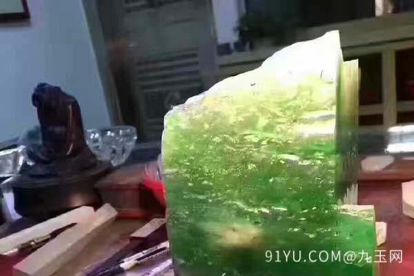 加工的翡翠原石怎么保养