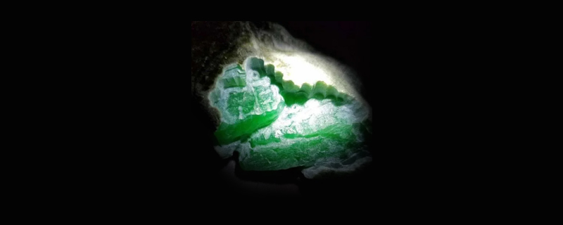 拉萨冰种翡翠原石价格