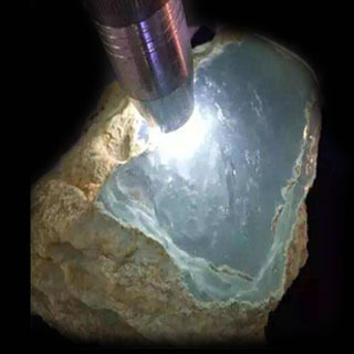 冰种的翡翠原石价格