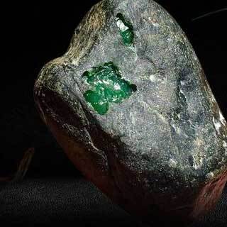 翡翠的原石是从哪里来的啊