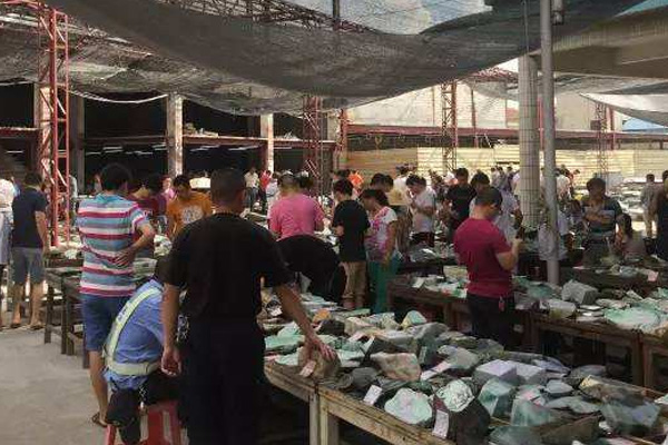 合肥哪里有翡翠原石 翡翠原石如何辨别好坏