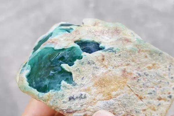 翡翠原石产地价格