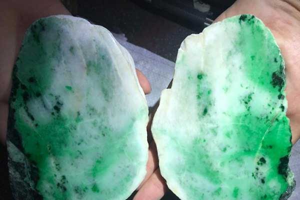 32、怎么样看翡翠原石种水好？翡翠原石种水分类