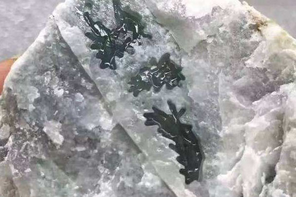 觉堆场口翡翠原石皮壳特点 觉堆是属于哪个场口？