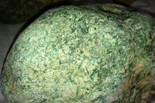 翡翠原石癣有哪些