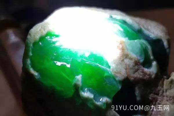假翡翠玉原石怎样制作的