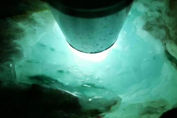 翡翠原石色料怎么看种水 翡翠原石色料和种水怎么区分