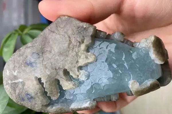  上海玻璃种翡翠原石哪里买 玻璃种翡翠多少钱？
