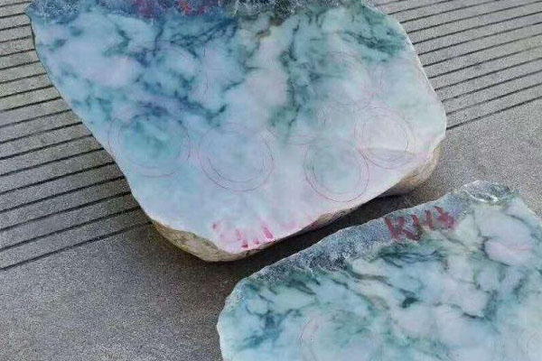 翡翠原石开窗后如何抛光 翡翠原石抛光的步骤