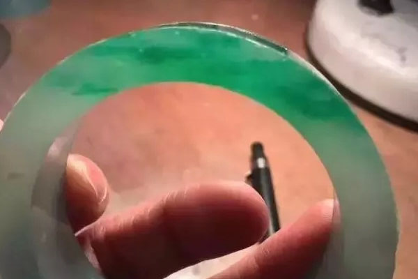 如何找到翡翠原石加工师傅 哪里的加工技术好？