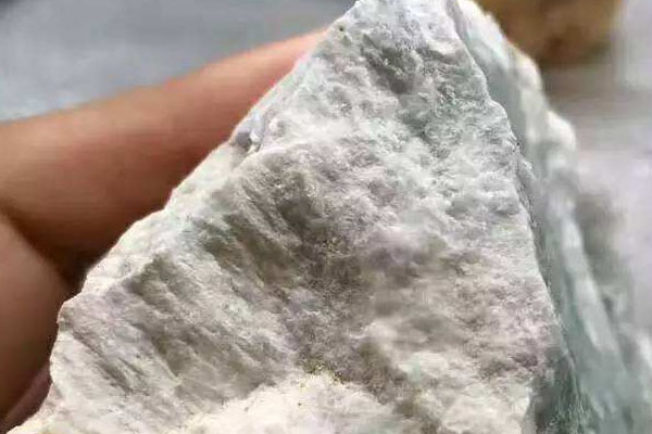 翡翠原石价格多少？翡翠原石的市场价格一般多少？